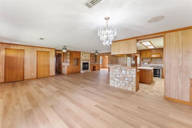 1518 County Road 307, El Campo, TX 77437