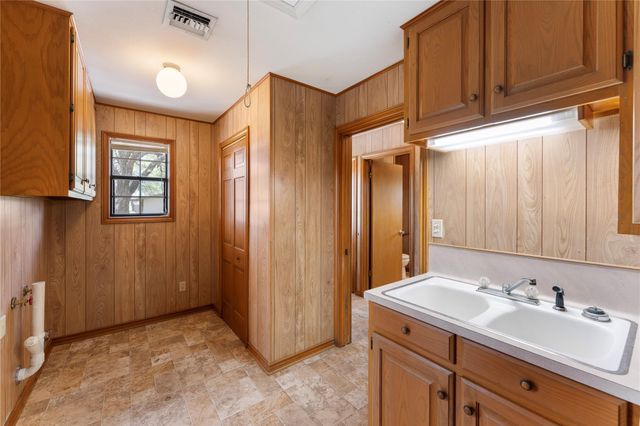 1518 County Road 307, El Campo, TX 77437