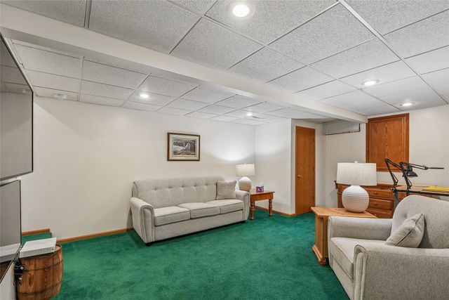 1014 NE Trilein Drive, Ankeny, IA 50021