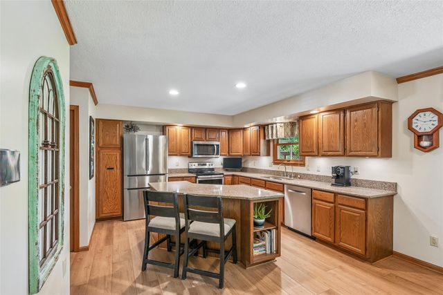 1014 NE Trilein Drive, Ankeny, IA 50021