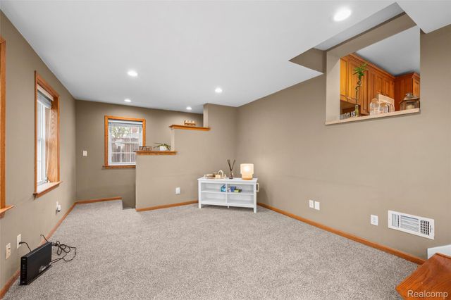 13321 Rosedale Street, Southgate, MI 48195