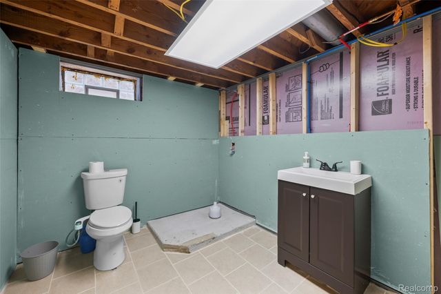 13321 Rosedale Street, Southgate, MI 48195
