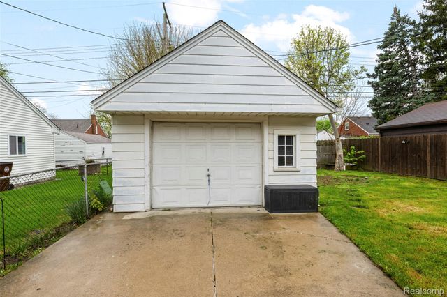 13321 Rosedale Street, Southgate, MI 48195
