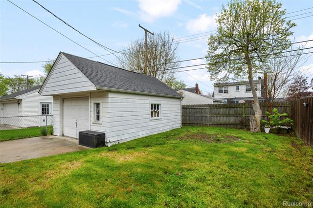 13321 Rosedale Street, Southgate, MI 48195