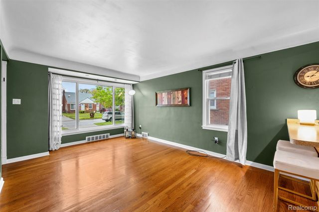 13321 Rosedale Street, Southgate, MI 48195