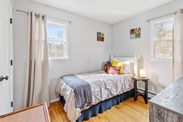 79 E Tiana Road, Hampton Bays, NY 11946