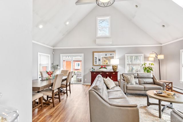 79 E Tiana Road, Hampton Bays, NY 11946