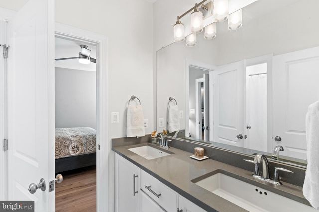 22920 BUBBLING BROOK DR, Brambleton, VA 20148