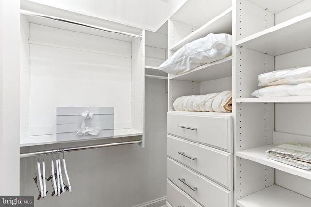 22920 BUBBLING BROOK DR, Brambleton, VA 20148