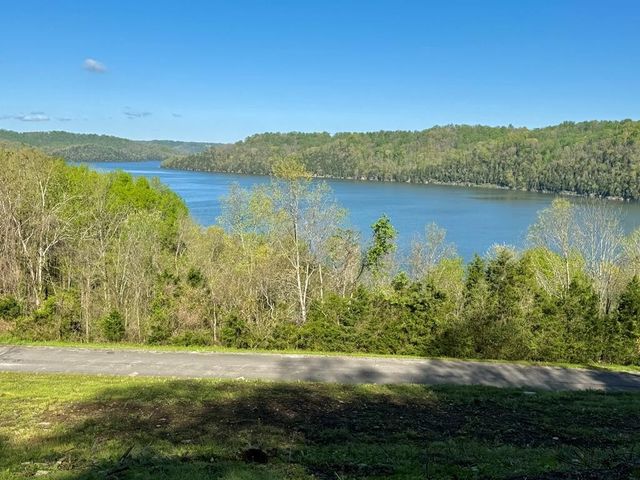 84 Harbor Pointe Drive, Silver Point, TN 38582