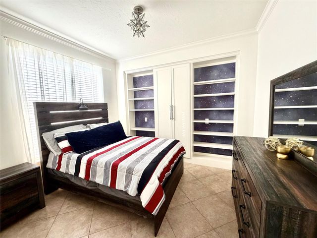 9515 Laurel Creek Court, Houston, TX 77040