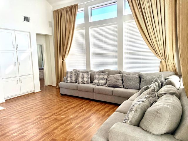 9515 Laurel Creek Court, Houston, TX 77040