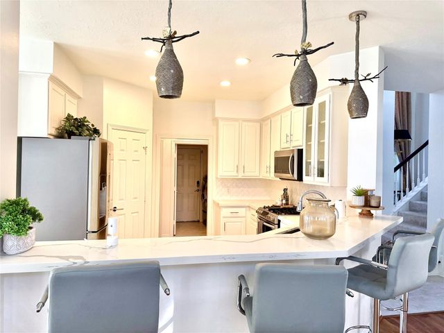 9515 Laurel Creek Court, Houston, TX 77040