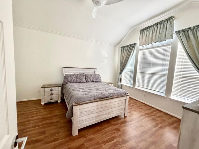 9515 Laurel Creek Court, Houston, TX 77040