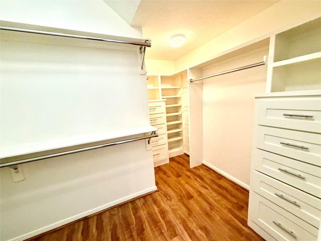 9515 Laurel Creek Court, Houston, TX 77040