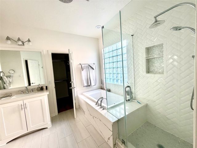 9515 Laurel Creek Court, Houston, TX 77040