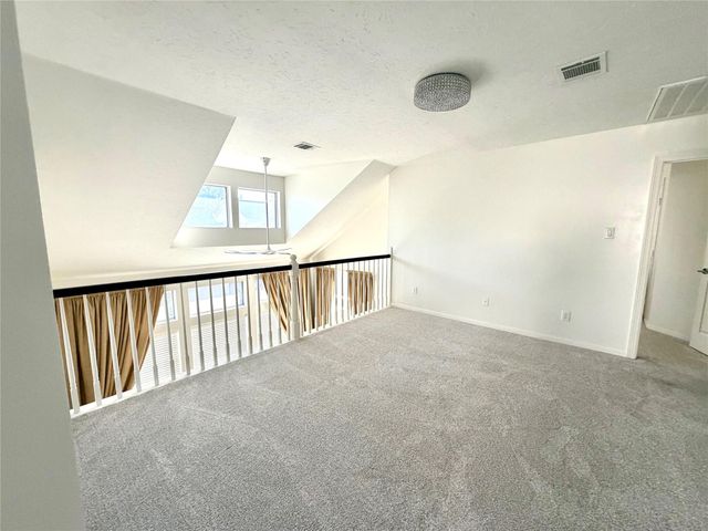 9515 Laurel Creek Court, Houston, TX 77040