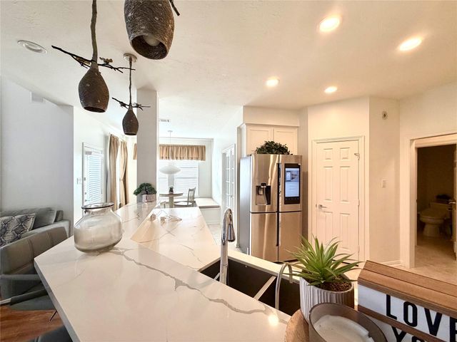 9515 Laurel Creek Court, Houston, TX 77040