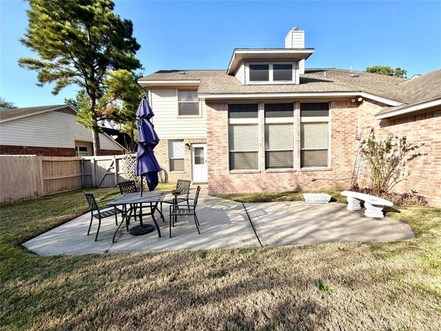 9515 Laurel Creek Court, Houston, TX 77040