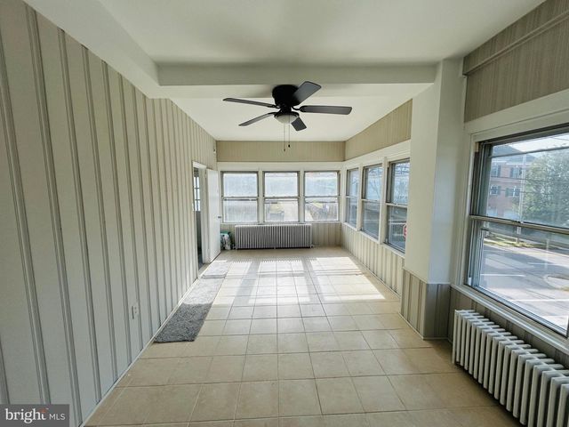 326 FOUNTAIN ST, Philadelphia, PA 19128