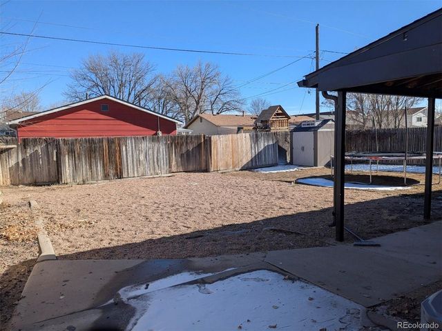 2128 Oakwood Ln, Pueblo, CO 81005