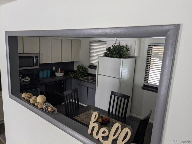 2128 Oakwood Ln, Pueblo, CO 81005