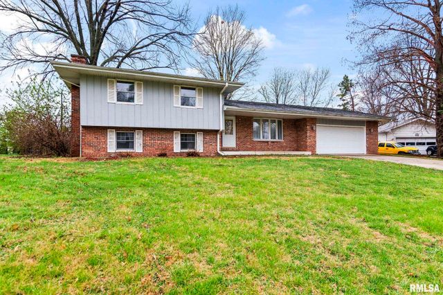 8 Arabian Trail, Springfield, IL 62702