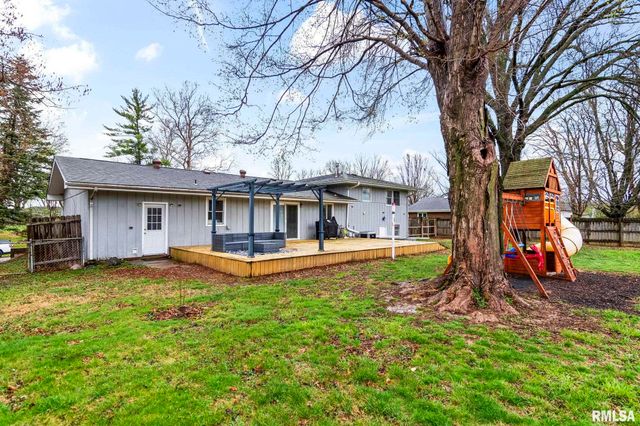 8 Arabian Trail, Springfield, IL 62702