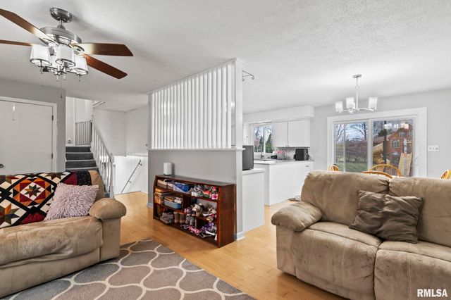 8 Arabian Trail, Springfield, IL 62702