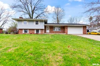 8 Arabian Trail, Springfield, IL 62702