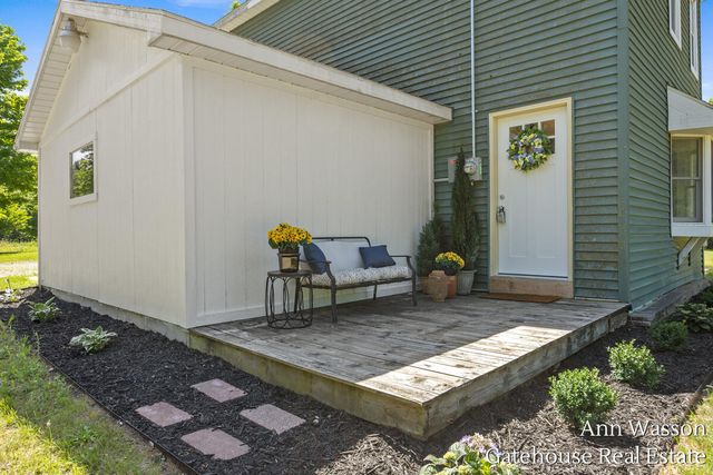 2737 Dane Street, Gowen, MI 49326