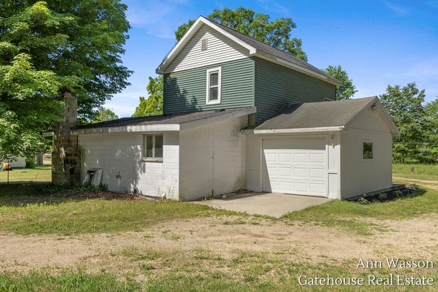 2737 Dane Street, Gowen, MI 49326