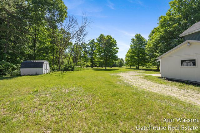 2737 Dane Street, Gowen, MI 49326