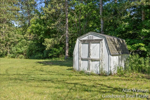 2737 Dane Street, Gowen, MI 49326