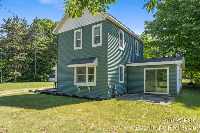2737 Dane Street, Gowen, MI 49326