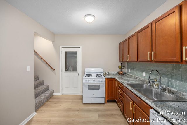 2737 Dane Street, Gowen, MI 49326