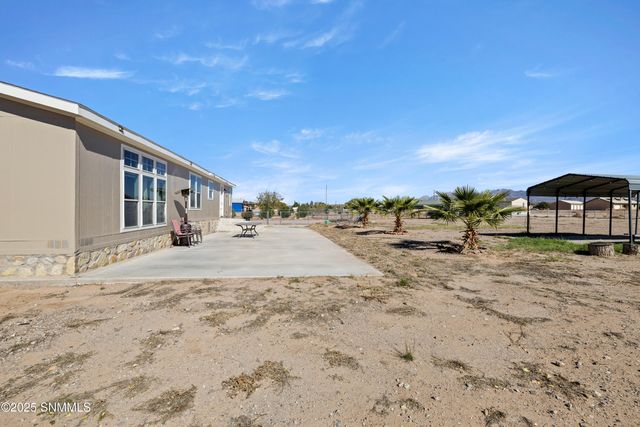 9075 Roswell St, Mesilla Park, NM 88047