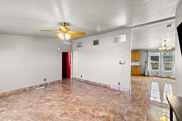 9075 Roswell St, Mesilla Park, NM 88047