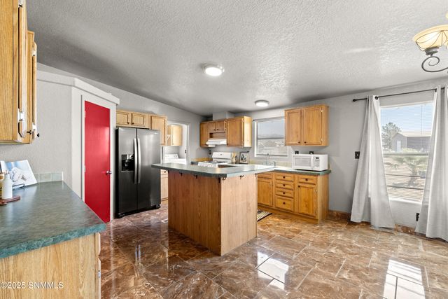 9075 Roswell St, Mesilla Park, NM 88047