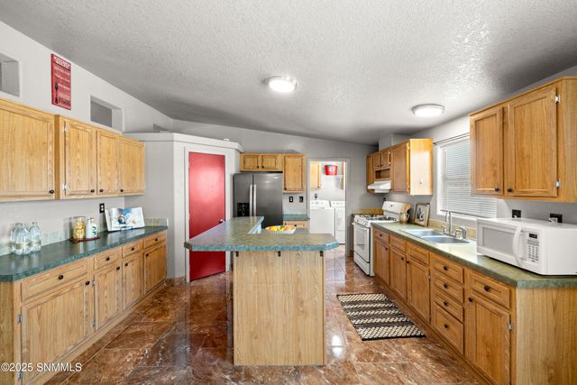 9075 Roswell St, Mesilla Park, NM 88047