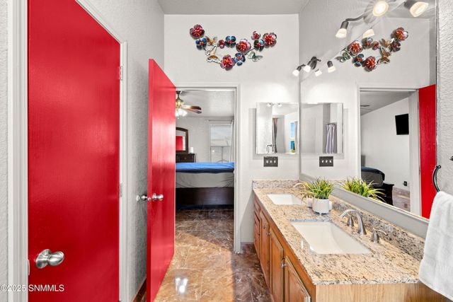 9075 Roswell St, Mesilla Park, NM 88047