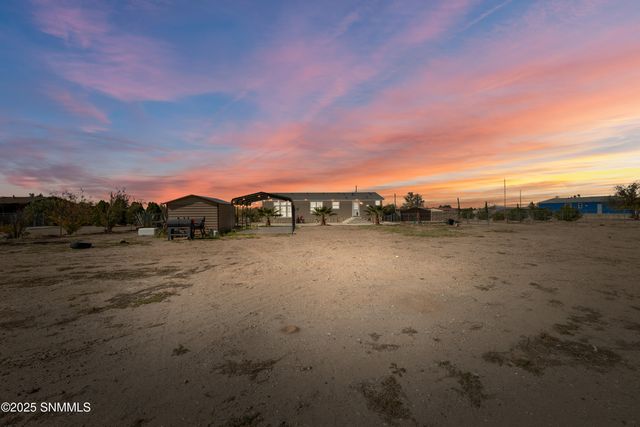 9075 Roswell St, Mesilla Park, NM 88047