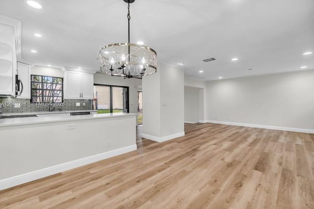 3454 Laurel Oaks Ln, Hollywood, FL 33021