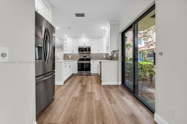 3454 Laurel Oaks Ln, Hollywood, FL 33021