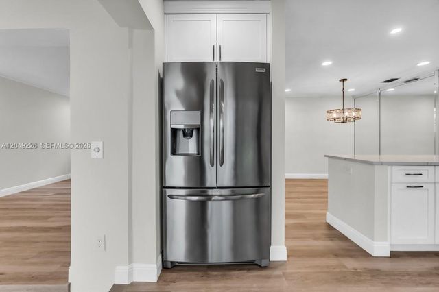 3454 Laurel Oaks Ln, Hollywood, FL 33021