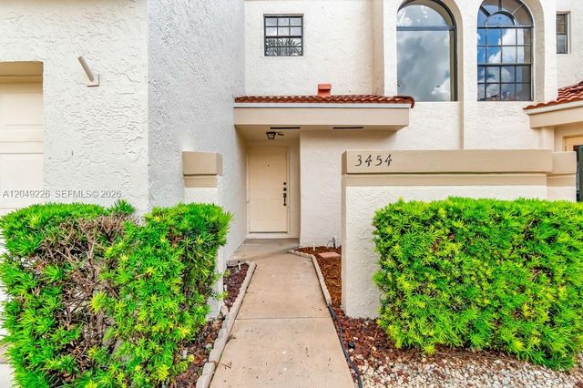 3454 Laurel Oaks Ln, Hollywood, FL 33021