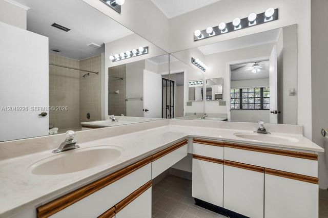 3454 Laurel Oaks Ln, Hollywood, FL 33021