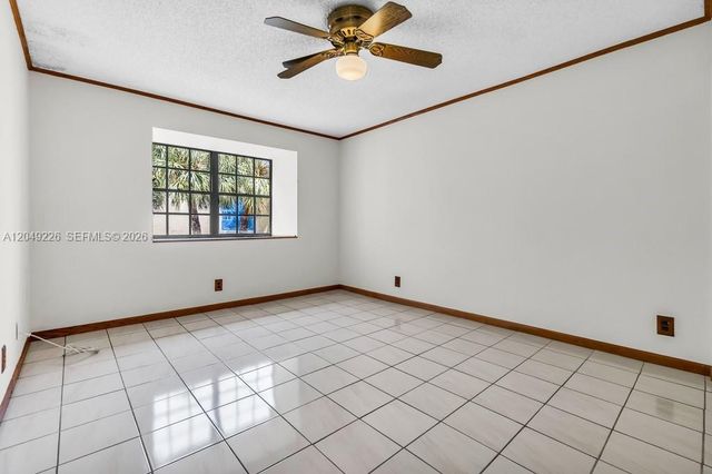 3454 Laurel Oaks Ln, Hollywood, FL 33021