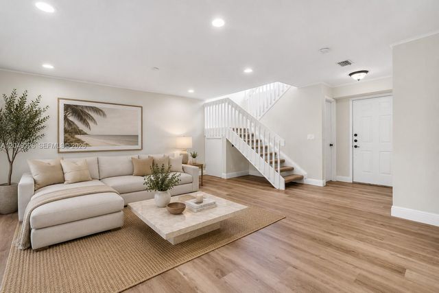 3454 Laurel Oaks Ln, Hollywood, FL 33021