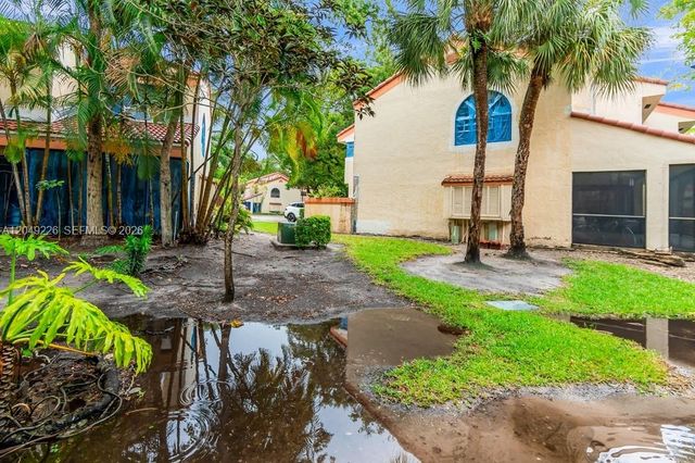 3454 Laurel Oaks Ln, Hollywood, FL 33021